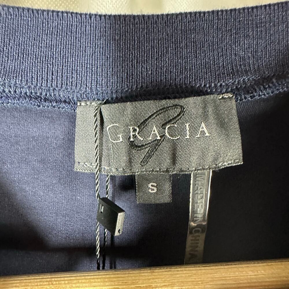 Gracia Embroidered Ruffle Puff Short Sleeve Top Navy Size Small - Picture 4 of 8